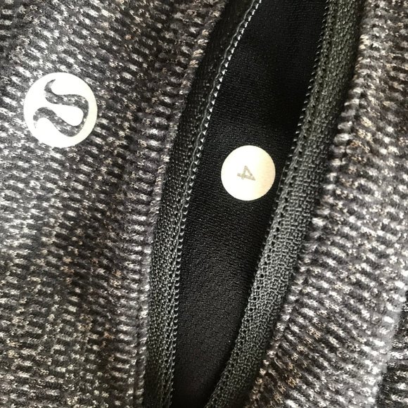 Lululemon Wunder Under High Rise size 4 - Picture 6 of 6